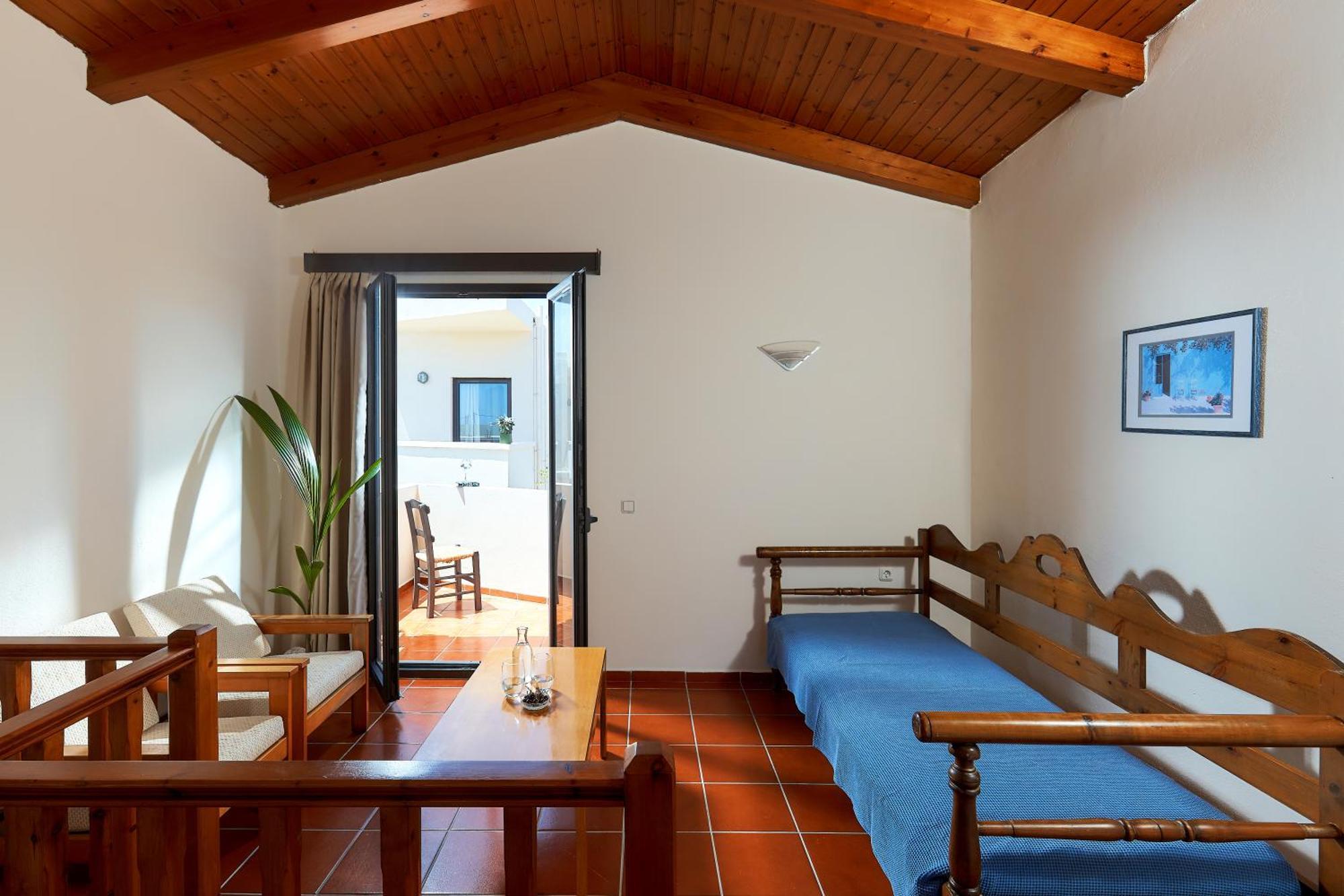 Creteco Hotel & Suites Goúrnes エクステリア 写真
