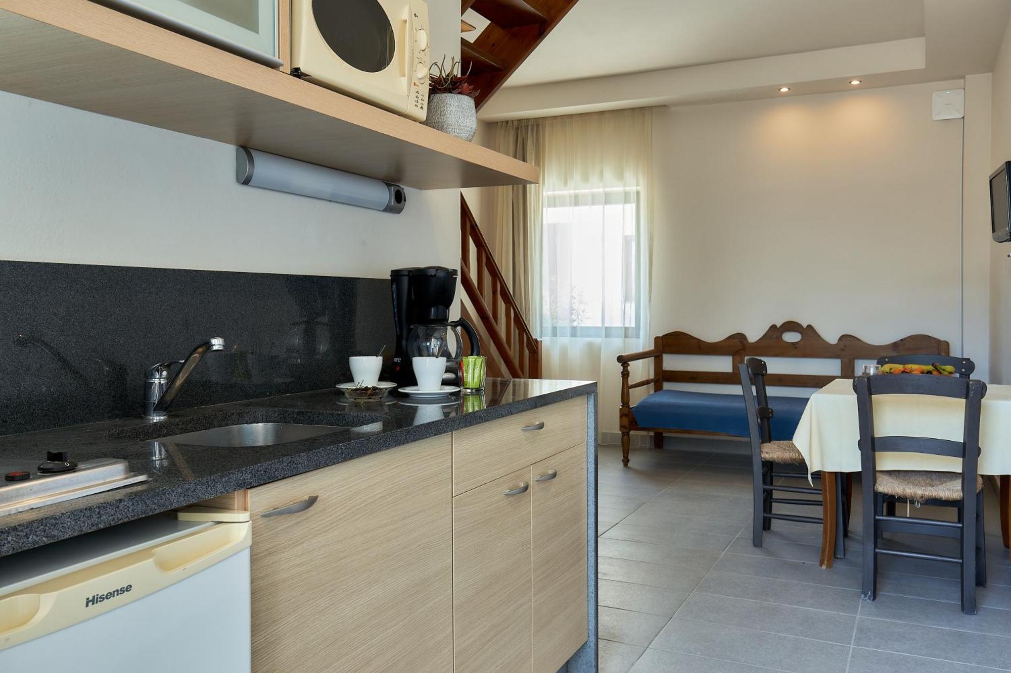 Creteco Hotel & Suites Goúrnes エクステリア 写真