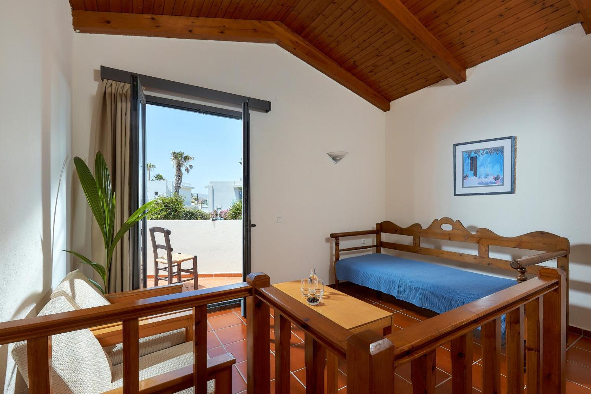 Creteco Hotel & Suites Goúrnes エクステリア 写真