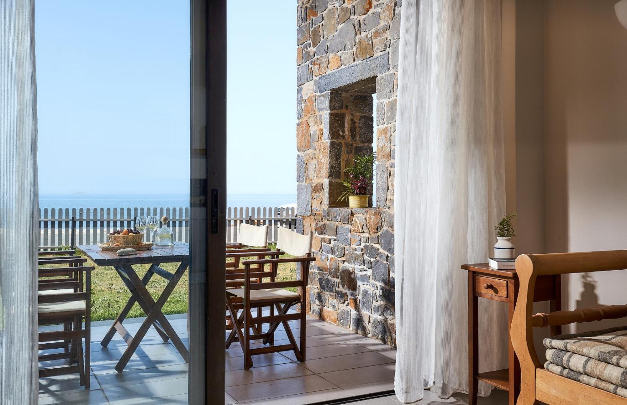Creteco Hotel & Suites Goúrnes エクステリア 写真