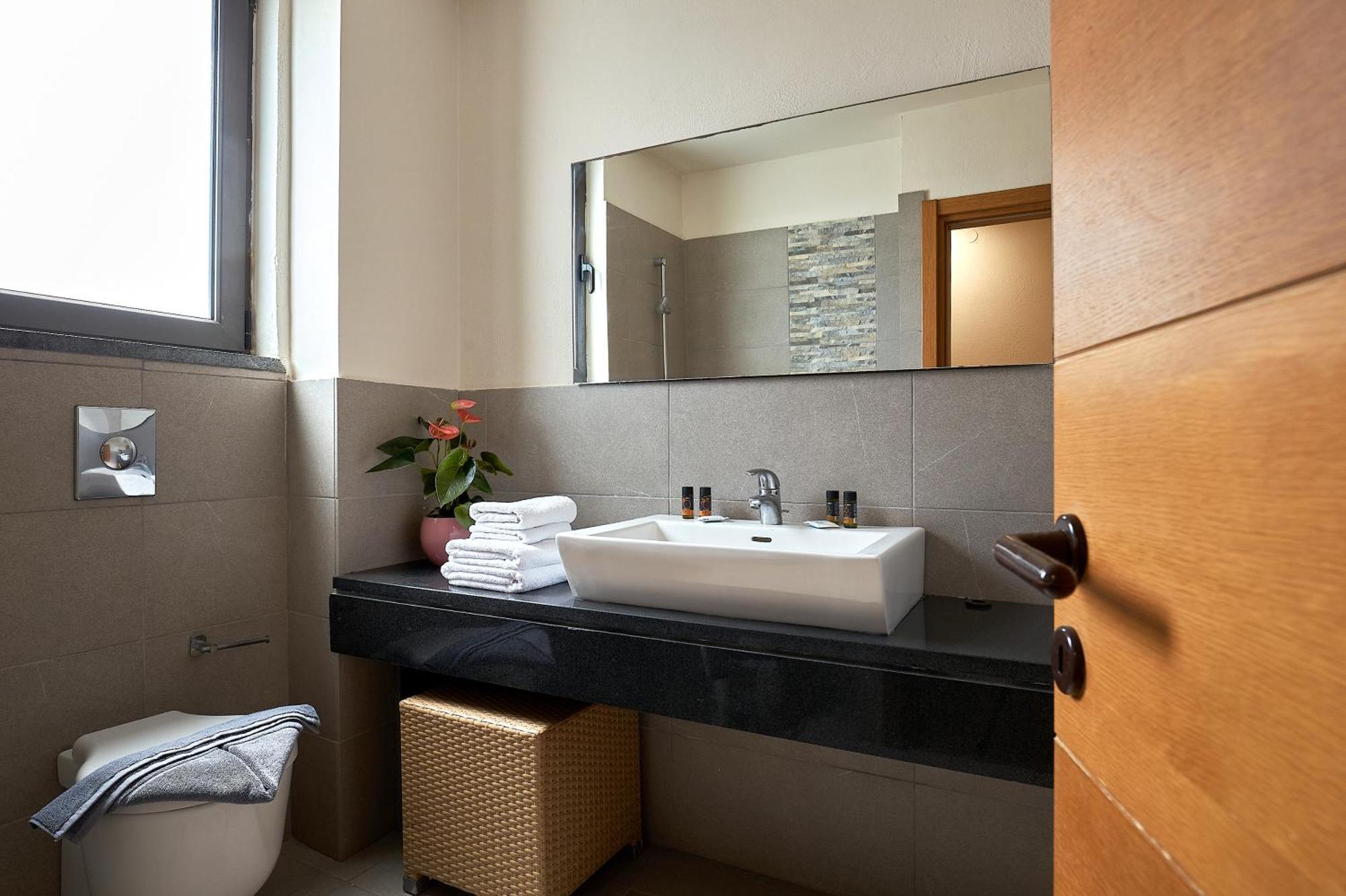 Creteco Hotel & Suites Goúrnes エクステリア 写真