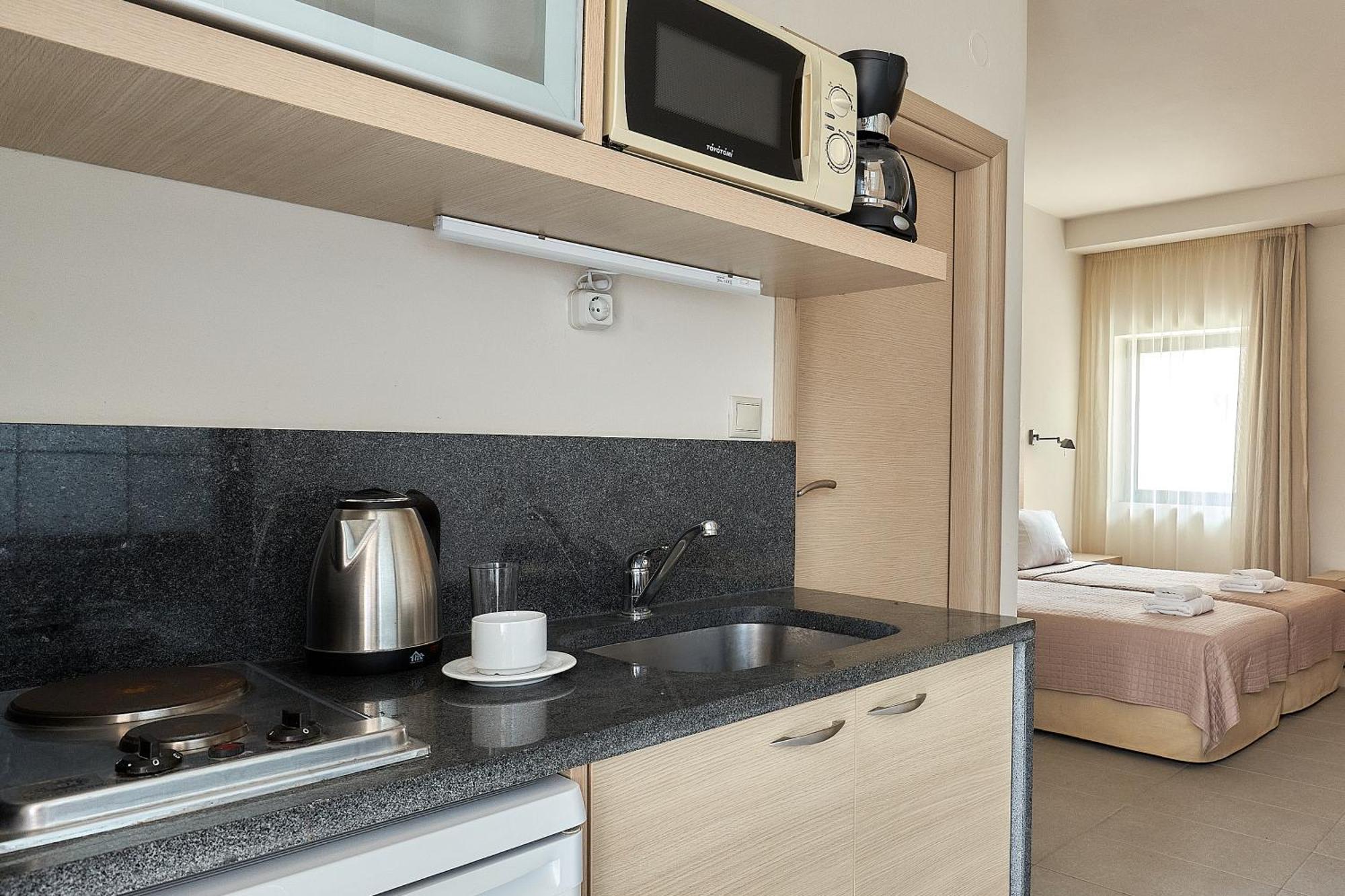 Creteco Hotel & Suites Goúrnes エクステリア 写真