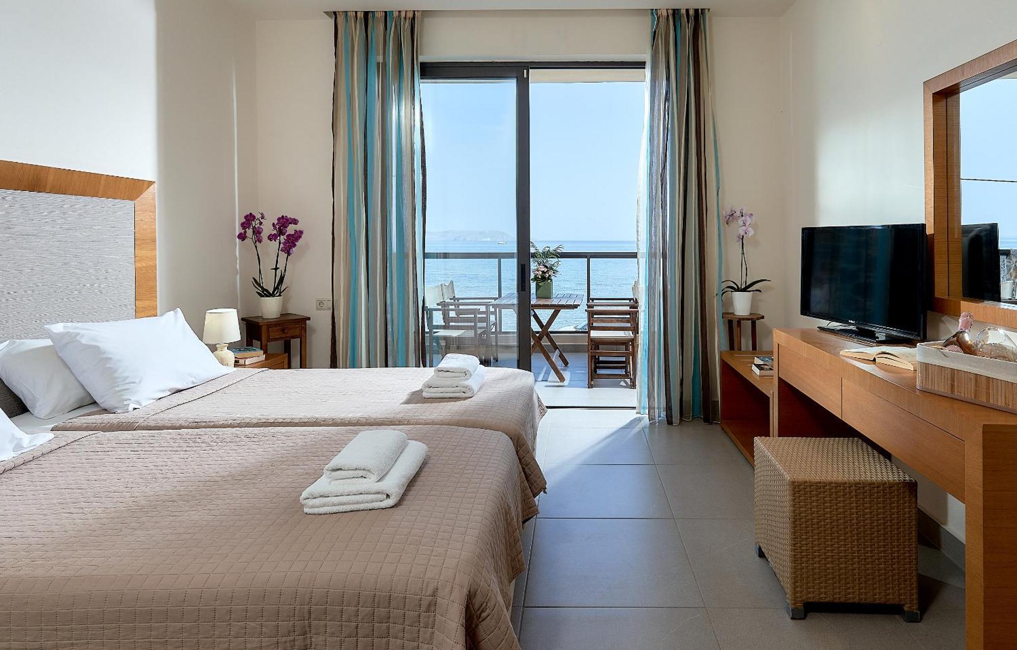 Creteco Hotel & Suites Goúrnes エクステリア 写真
