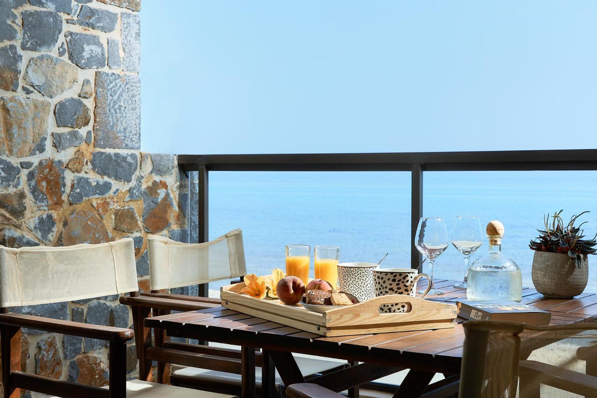 Creteco Hotel & Suites Goúrnes エクステリア 写真