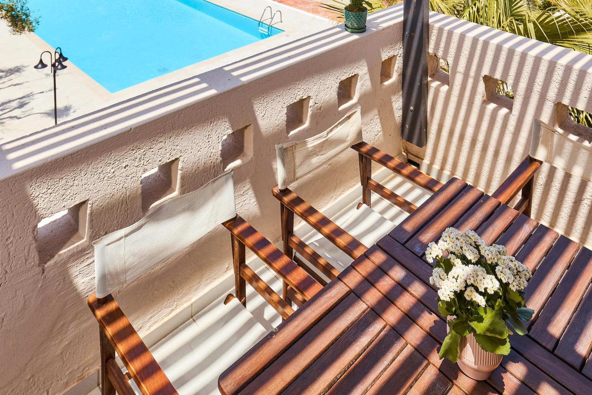 Creteco Hotel & Suites Goúrnes エクステリア 写真