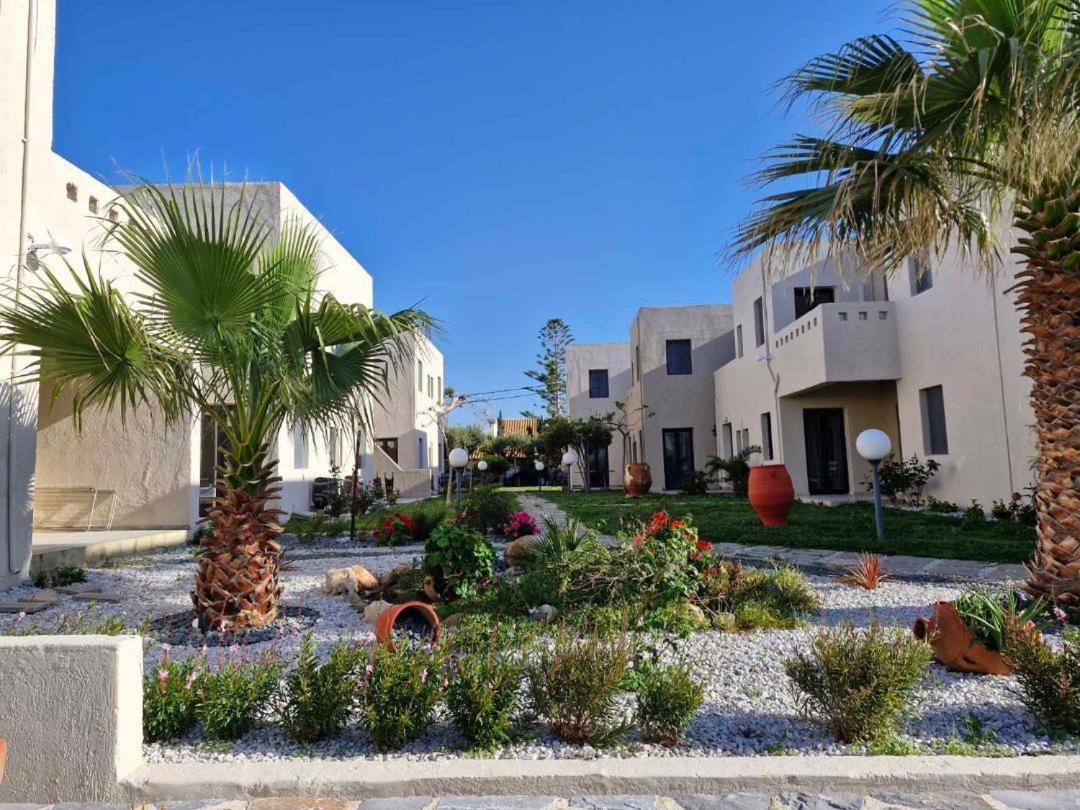 Creteco Hotel & Suites Goúrnes エクステリア 写真